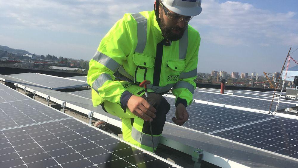 Det meste av solkraftutbyggingen vil bli montert på industritak og næringsbygg fremover, ifølge rapporten «Verdiskaping og ringvirkninger av solkraftutbygging i Norge mot 2040».