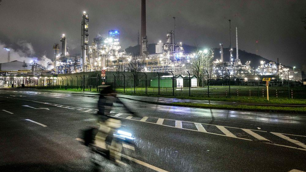 Tyskland har de siste to månedene redusert sin avhengighet av olje fra Russland og åpner nå for å støtte et EU-forbud mot russisk oljeimport, ifølge kilder i Brussel.
