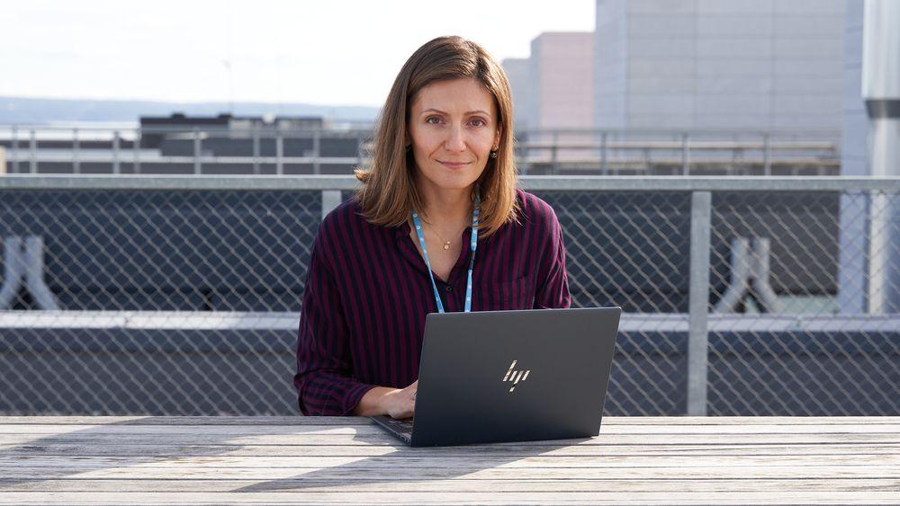  «Her i HP har vi jobbet hybrid i mange tiår allerede», sier Almira Osmanovic i HP Norge.