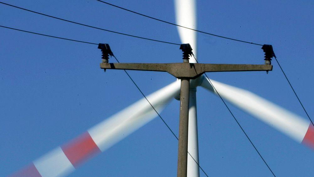 Milde temperaturer og økende vindkraftproduksjon, senker kraftprisen i Europa.