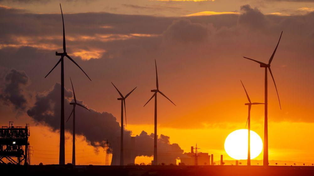 Utbyggingen av vindparken skal UAEs statlige fornybare energiselskap, Masdar, og Hassan Allam Utilities, Egypts viktigste utvikler innen fornybar energi, stå for.