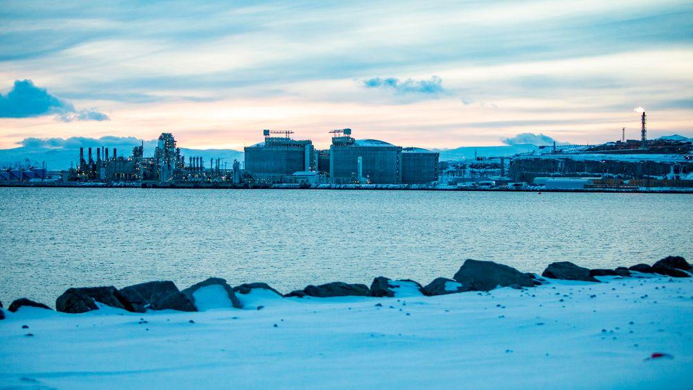 Hammerfest LNG ligger på Melkøya utenfor Hammerfest. Før jul skal Equinor avgjøre om de vil elektrifisere anlegget eller ikke.