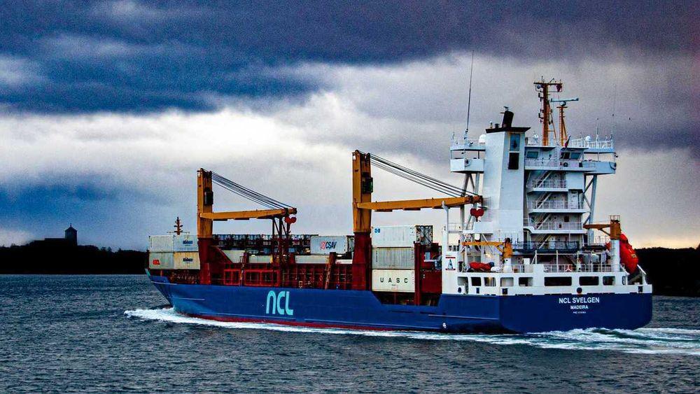 North Sea Container Line (NCL) seiler med containere langs norskekysten og til og fra havner i Nord-Europa. NCL Svelgen har plass til 862 TEU og er utstyrt med to kraner på 40 tonn hver til lasting og lossing