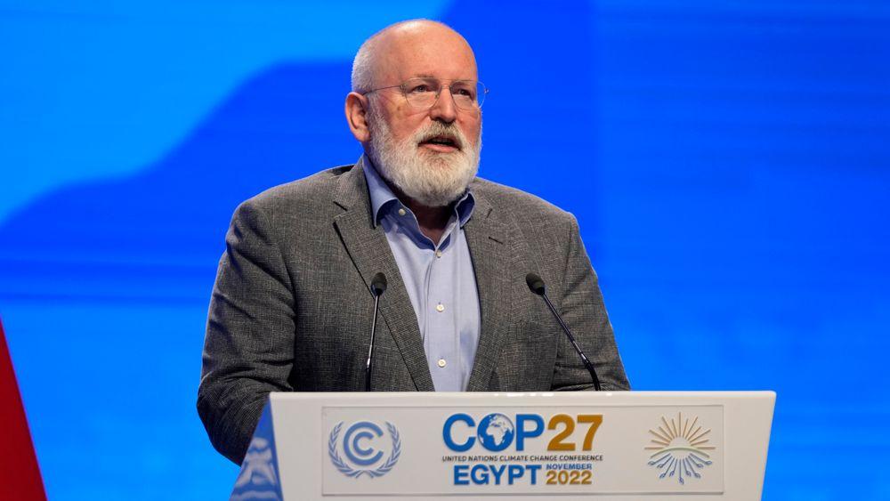EUs klimakommissær Frans Timmermans sier det er uakseptabelt å la 1,5-gradersmålet fra Parisavtalen dø under årets klimatoppmøte i Sharm el-Sheikh.